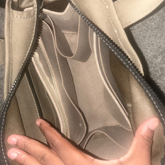 used green Marc  Jacobs tote bag originally 300$ - Picture 2 of 4